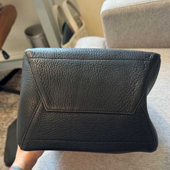 Celine Sangle Seau Calfskin Bag in Black with Gold Hardware in Large Size - Picture 6 of 15